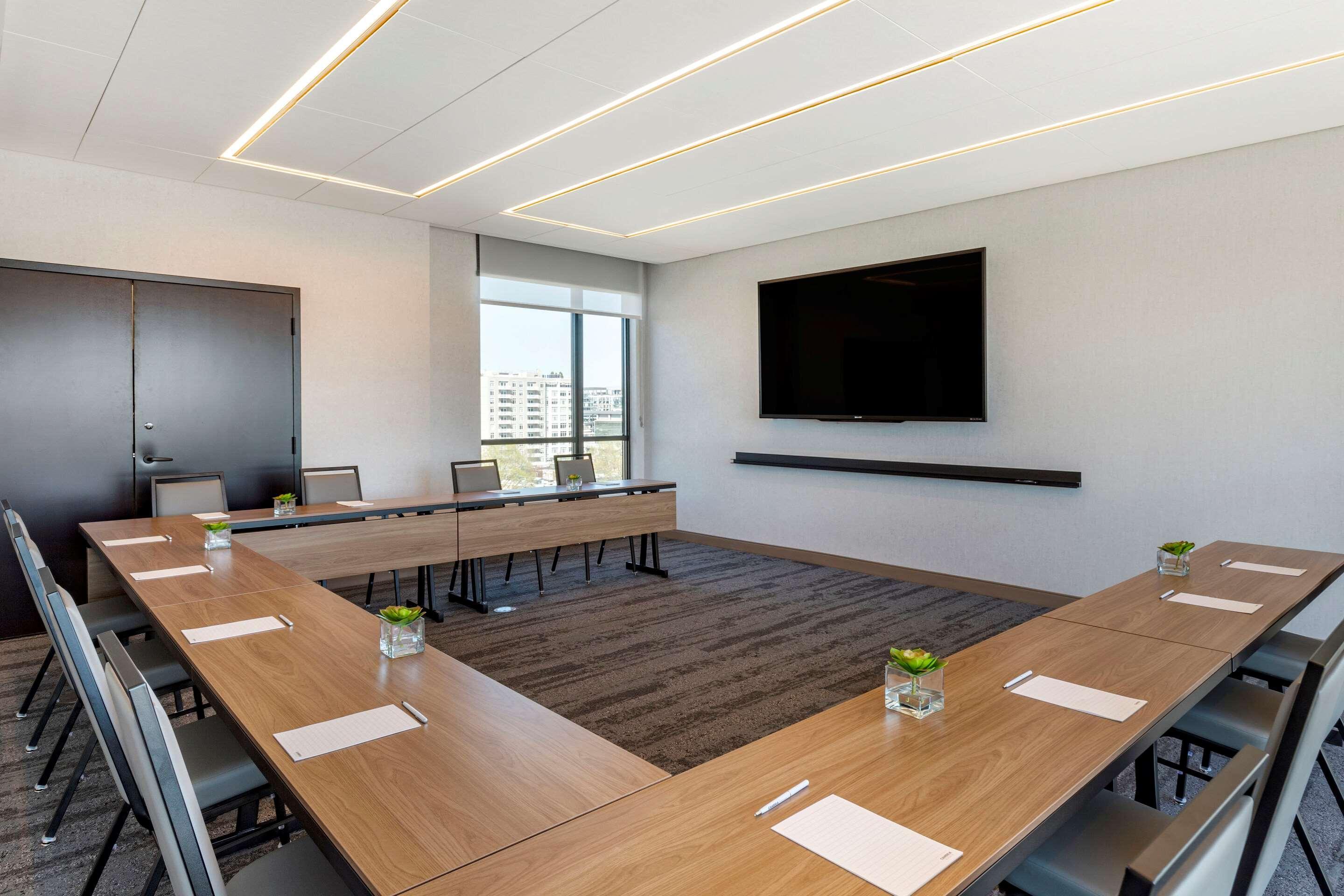 Cambria Dc Navy Yard Riverfront 4*