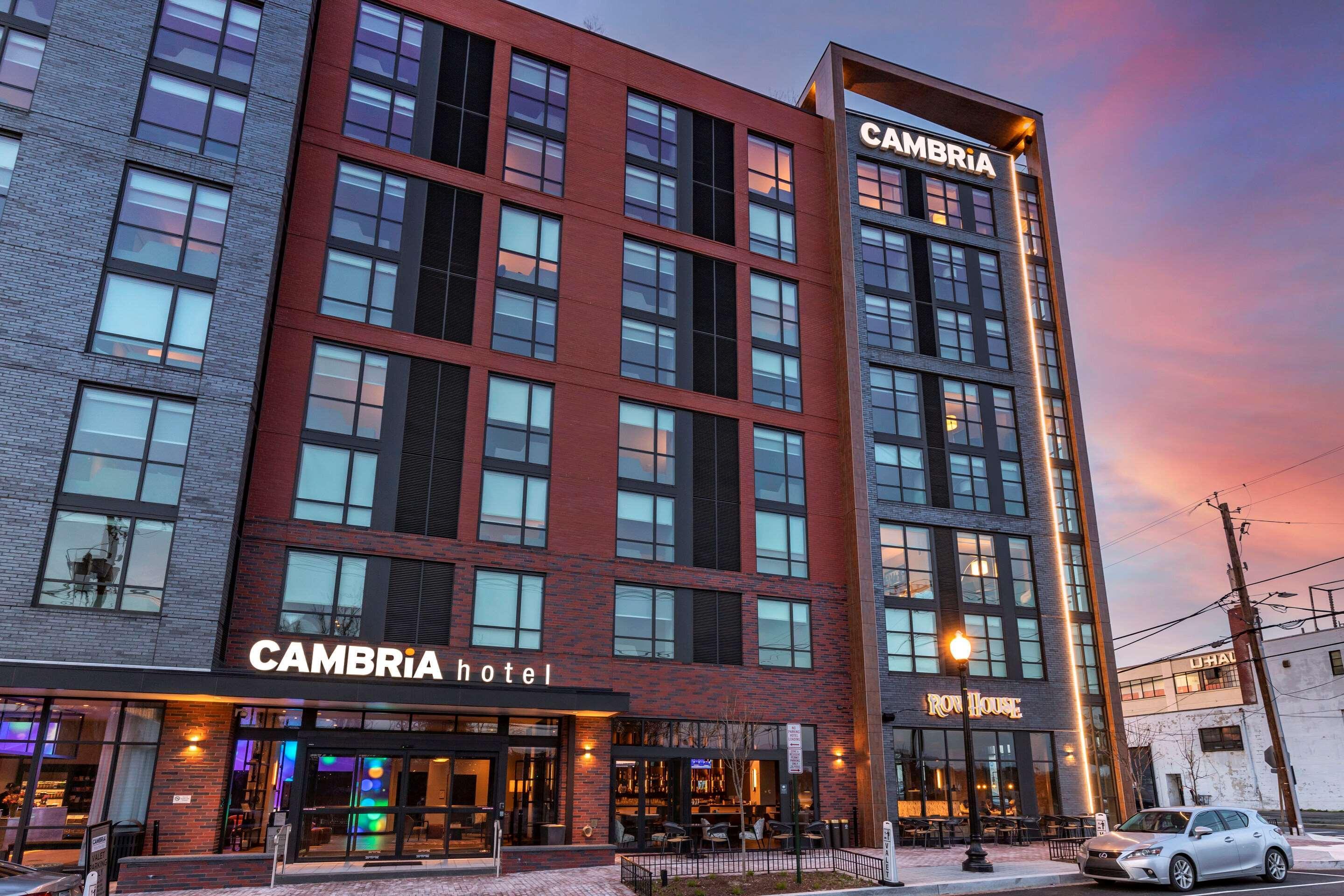 Cambria Dc Navy Yard Riverfront Hotel