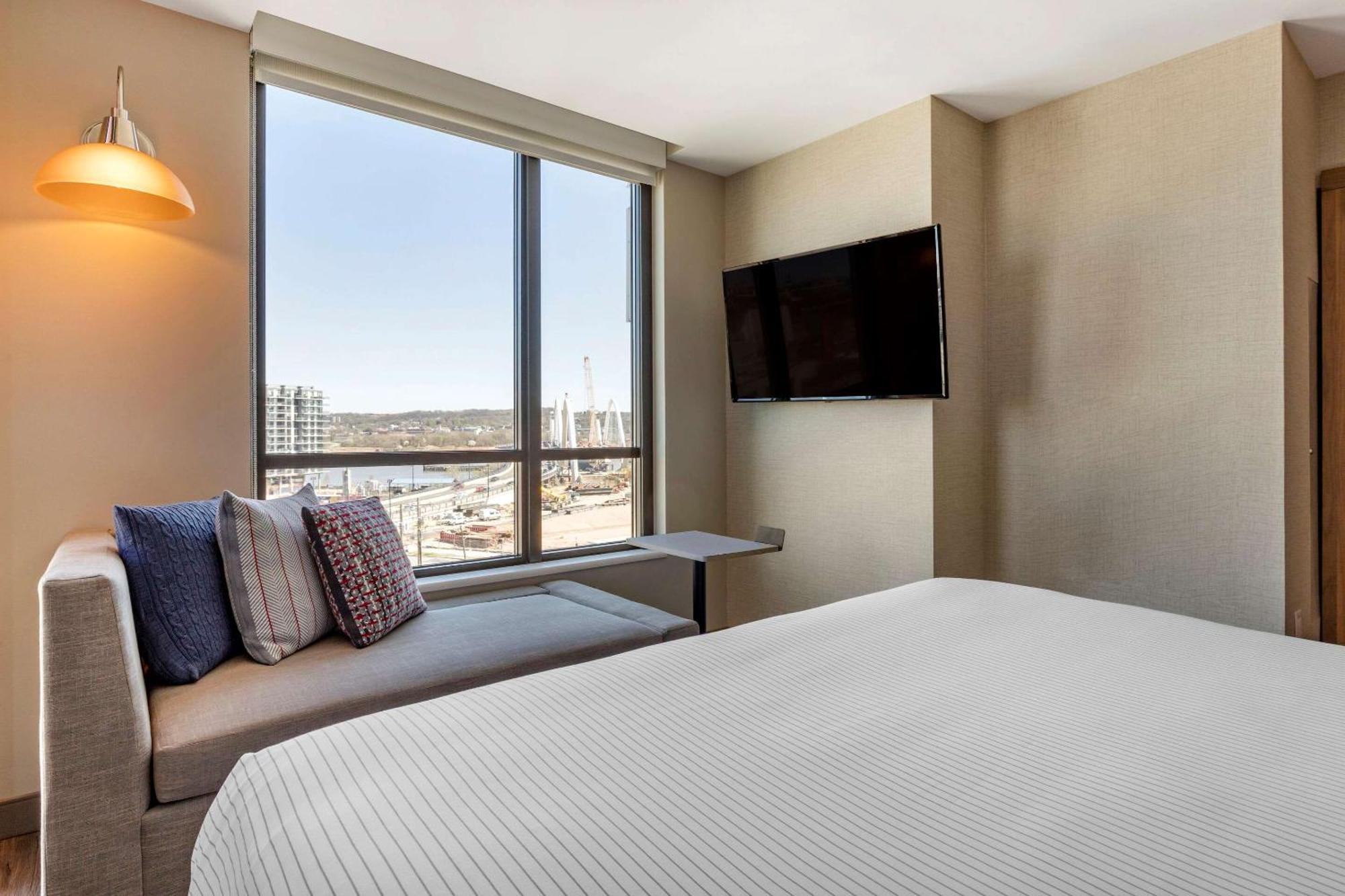 Cambria Dc Navy Yard Riverfront 4*