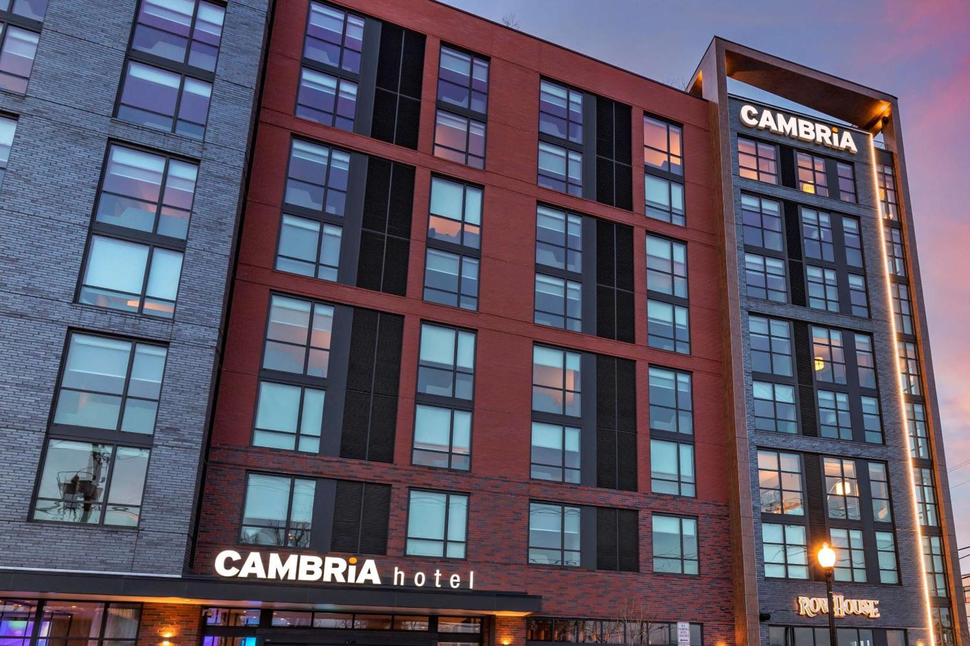Cambria Dc Navy Yard Riverfront Hotel Washington